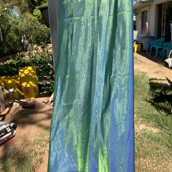 ✨HOST PICK✨ Faviana iridescent formal dress - Picture 13 of 16